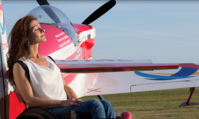  Piloter dans limpossible  : Dorine Bourneton, premire femme paraplgique pilote de voltige au monde