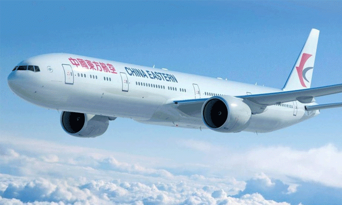 Le premier avion mondial sur le thme de la CIIE lanc par CEA s'est envol vers Paris dans le cadre de son premier vol international