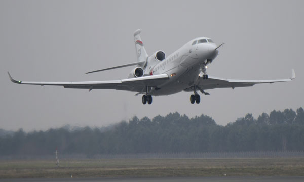 Dassault Aviations New Falcon 8X Takes to the Air 