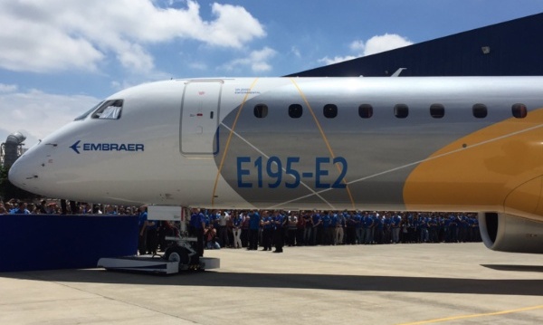 L'Embraer 195-E2 effectue  son tour son roll-out