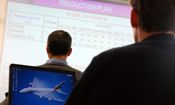 L'Aerospace MBA de Toulouse Business School : cadres de haut niveau, pilotez votre carrire !