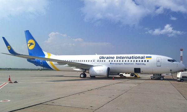 Un 737-800 d'Ukraine International Airlines s'crase aprs son dcollage de Thran, tuant ses 176  occupants