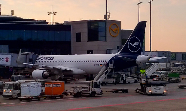 Le plan de sauvetage de Lufthansa bloque sur la cession de slots  Francfort et Munich