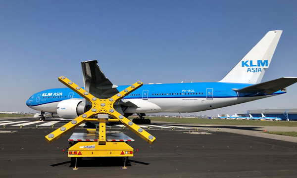 The Dutch government approves a 3.4 billion euros  bailout for KLM